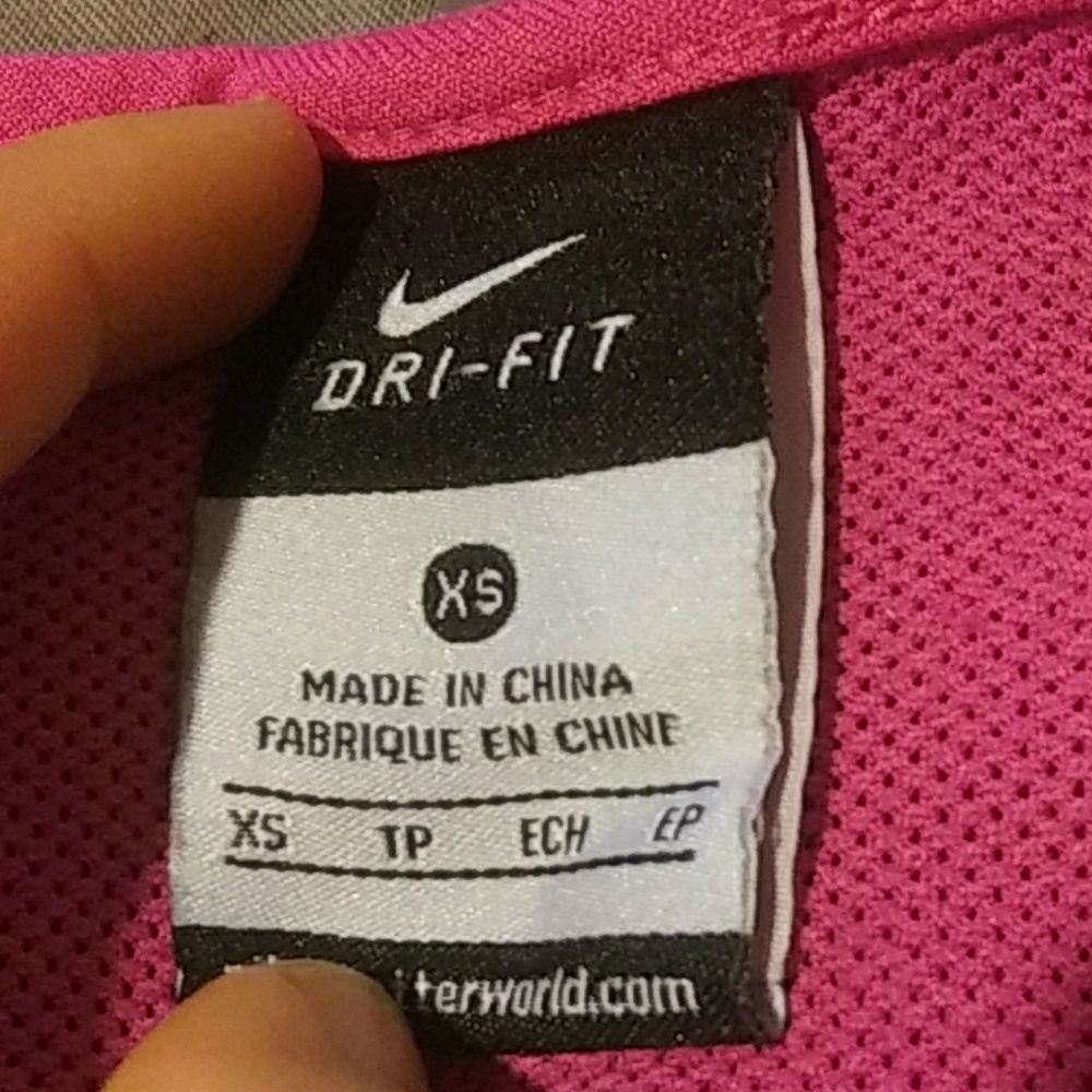 Pink nike dri-fit shirt - Picture 7 of 7
